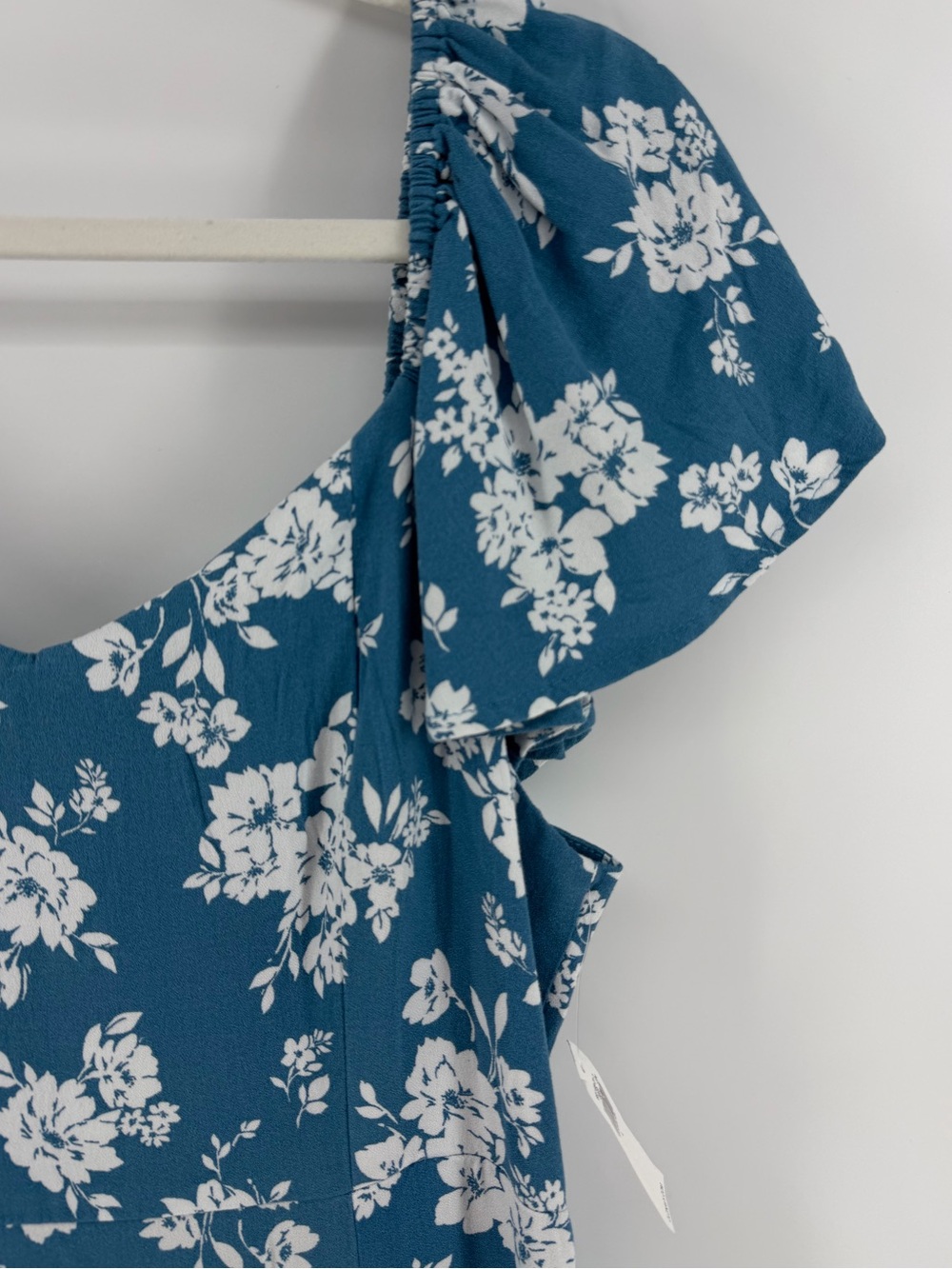 NWT Old Navy Flutter-Sleeve Crepe Midi Dress in Blue White Floral, Women's Large - Picture 4 of 10
